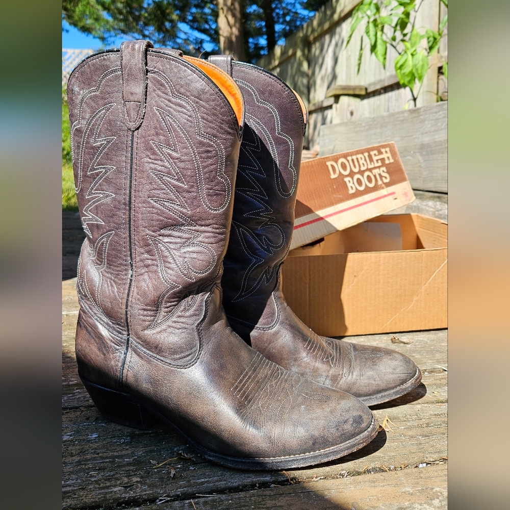 Brown Western Cowboy Boots with Embroidery